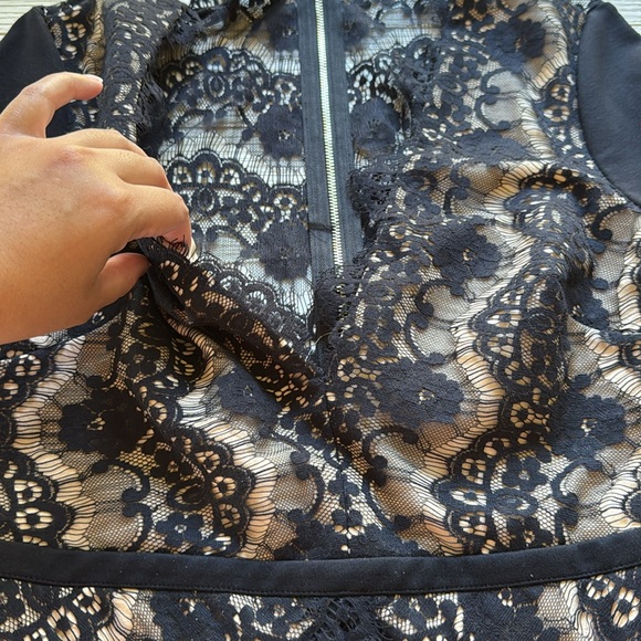 Bebe Lace dress - Picture 4 of 8